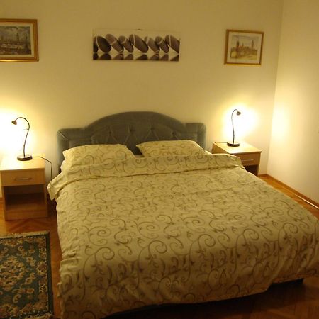 Centre Point Apartment Podgorica Pokoj fotografie